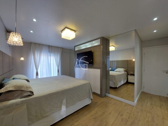 Imagem Casa com 4 Quartos à Venda, 388 m² em Glória - Joinville Imagem Casa com 4 Quartos à Venda, 388 m² em Glória - Joinville