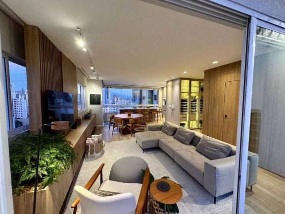 Imagem Cobertura com 4 Quartos à Venda, 240 m² em Centro - Balneário Camboriú Imagem Cobertura com 4 Quartos à Venda, 240 m² em Centro - Balneário Camboriú