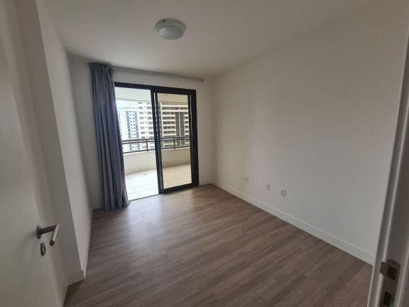 Imagem Imóvel com 4 Quartos à Venda, 124 m² em Barra Da Tijuca - Rio De Janeiro Imagem Imóvel com 4 Quartos à Venda, 124 m² em Barra Da Tijuca - Rio De Janeiro
