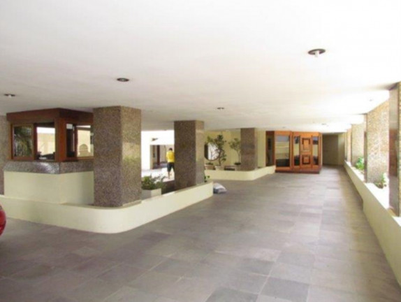 Imagem Imóvel com 4 Quartos à Venda, 367 m² em Floresta - Porto Alegre Imagem Imóvel com 4 Quartos à Venda, 367 m² em Floresta - Porto Alegre