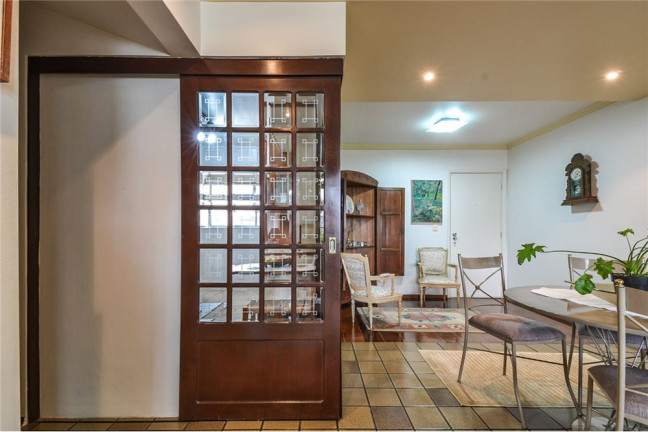 Imagem Imóvel com 1 Quarto à Venda, em Moema - São Paulo Imagem Imóvel com 1 Quarto à Venda, em Moema - São Paulo