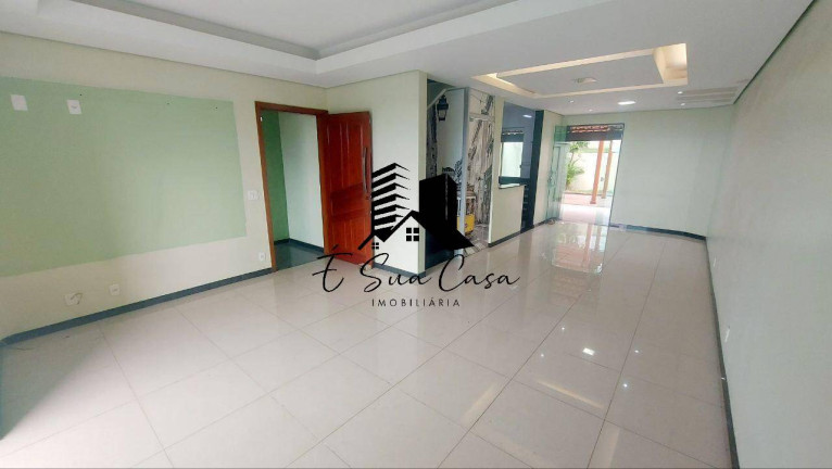 Casa com 3 Quartos à Venda, 204 m² em São Gonçalo - Contagem