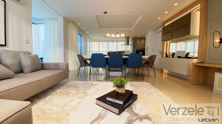 Imagem Apartamento com 4 Quartos à Venda, 240 m² em Centro - Balneário Camboriú