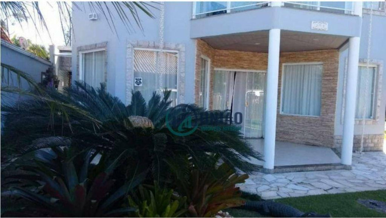 Imagem Casa com 6 Quartos à Venda, 330 m² em Unamar - Cabo Frio