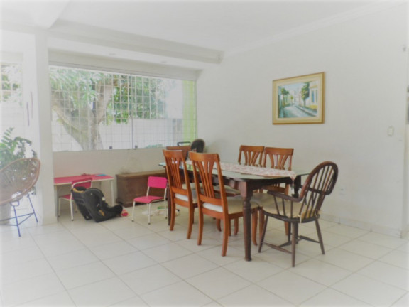 Imagem Casa com 5 Quartos à Venda, 220 m² Imagem Casa com 5 Quartos à Venda, 220 m²