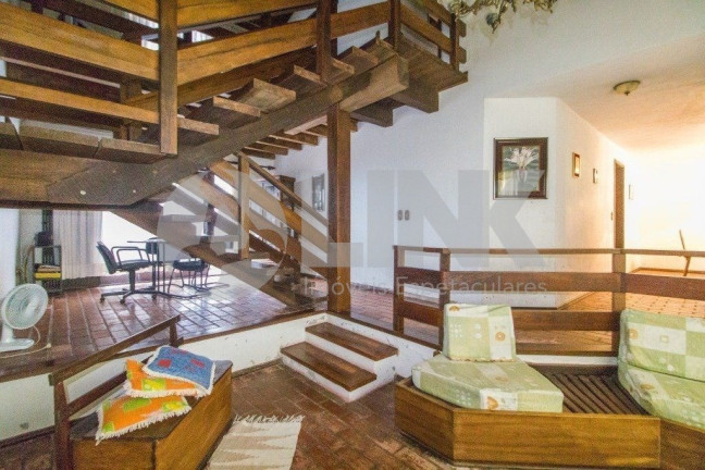 Casa com 3 Quartos à Venda, 218 m² em Ipanema - Porto Alegre