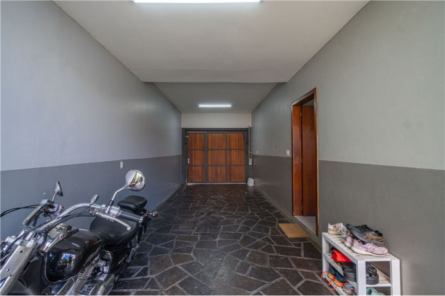 Imagem Casa com 4 Quartos à Venda, 300 m² em Jardim Lindóia - Porto Alegre Imagem Casa com 4 Quartos à Venda, 300 m² em Jardim Lindóia - Porto Alegre
