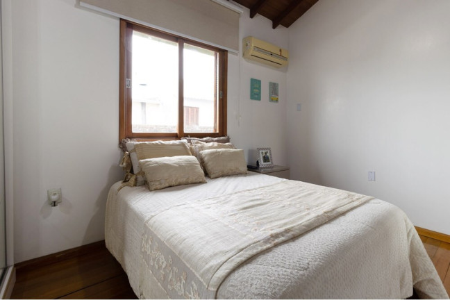 Imagem Casa com 3 Quartos à Venda, 190 m² em Rubem Berta - Porto Alegre Imagem Casa com 3 Quartos à Venda, 190 m² em Rubem Berta - Porto Alegre
