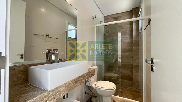 Imagem Cobertura com 3 Quartos à Venda, 270 m² em Bombas - Bombinhas Imagem Cobertura com 3 Quartos à Venda, 270 m² em Bombas - Bombinhas