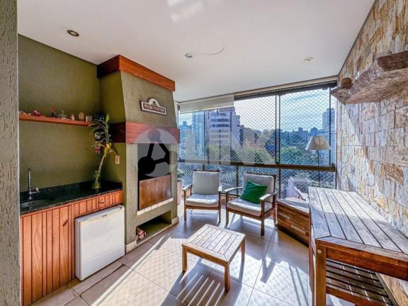 Imagem Apartamento com 3 Quartos à Venda, 117 m² em Petrópolis - Porto Alegre Imagem Apartamento com 3 Quartos à Venda, 117 m² em Petrópolis - Porto Alegre