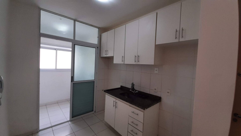 Imagem Apartamento com 2 Quartos à Venda, 62 m² em Jardim Tupanci - Barueri