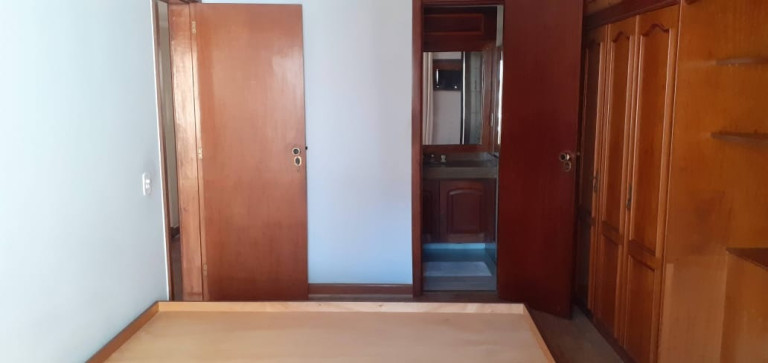 Imagem Imóvel com 4 Quartos à Venda, 181 m² em Icaraí - Niterói Imagem Imóvel com 4 Quartos à Venda, 181 m² em Icaraí - Niterói
