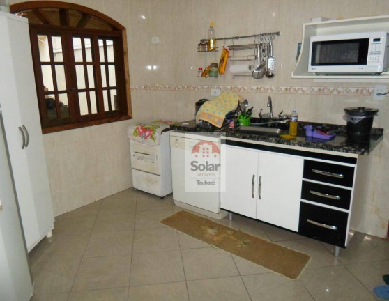 Imagem Casa com 3 Quartos à Venda, 241 m² em Vila São José - Taubaté
