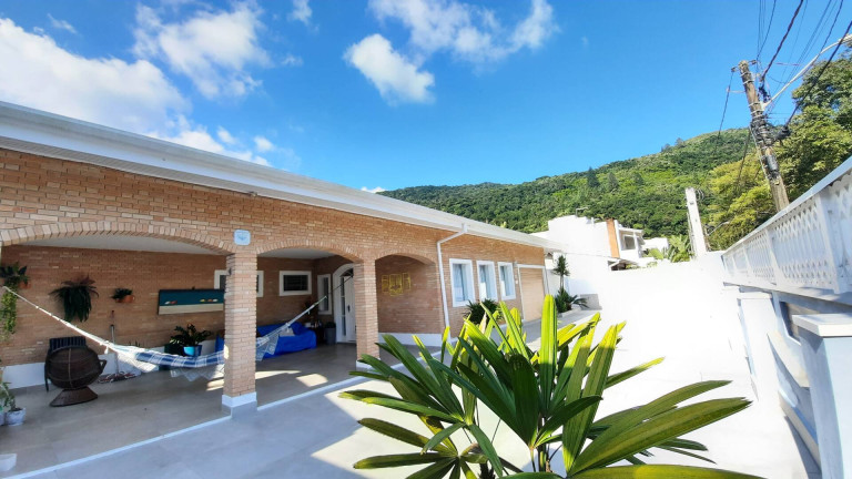 Imagem Casa com 4 Quartos à Venda, 324 m² em Tabatinga - Caraguatatuba Imagem Casa com 4 Quartos à Venda, 324 m² em Tabatinga - Caraguatatuba