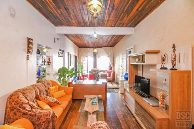 Imagem Casa com 5 Quartos à Venda, 220 m² em Centro Histórico - Porto Alegre Imagem Casa com 5 Quartos à Venda, 220 m² em Centro Histórico - Porto Alegre