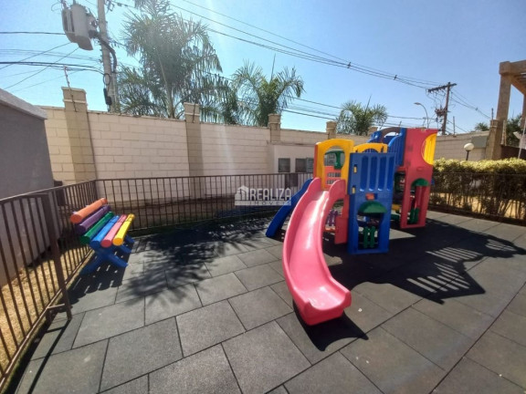 Imagem Apartamento com 2 Quartos para Alugar, 50 m² em Recreio Dos Bandeirantes - Uberaba Imagem Apartamento com 2 Quartos para Alugar, 50 m² em Recreio Dos Bandeirantes - Uberaba