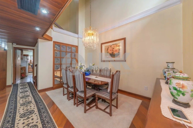 Imagem Casa com 4 Quartos à Venda, 351 m² em Petrópolis - Porto Alegre