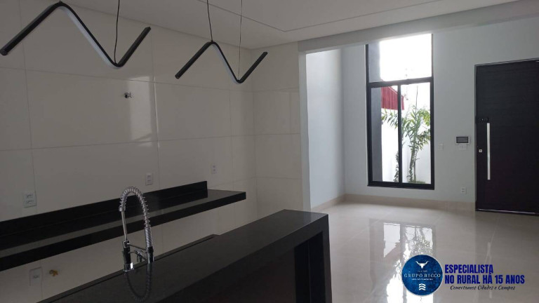 Imagem Casa com 3 Quartos à Venda, 189 m² em Jardim Mirabel - Goiânia Imagem Casa com 3 Quartos à Venda, 189 m² em Jardim Mirabel - Goiânia