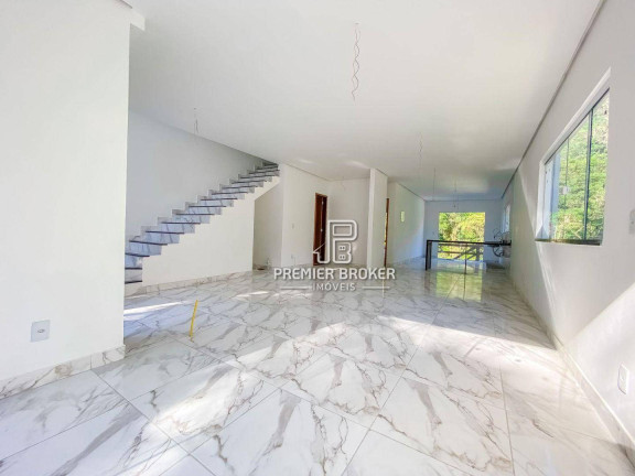 Imagem Casa com 4 Quartos à Venda, 216 m² em Granja Guarani - Teresópolis