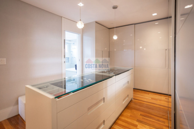 Imagem Apartamento com 3 Quartos à Venda, 244 m² Imagem Apartamento com 3 Quartos à Venda, 244 m²