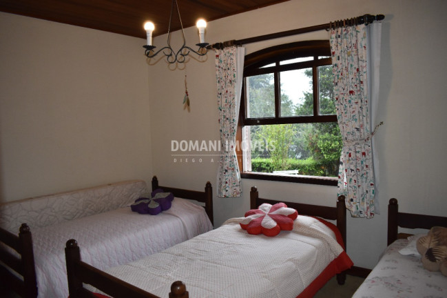 Imagem Casa com 4 Quartos à Venda, 196 m² em Região Do Alto Da Vila Inglesa - Campos Do Jordão Imagem Casa com 4 Quartos à Venda, 196 m² em Região Do Alto Da Vila Inglesa - Campos Do Jordão