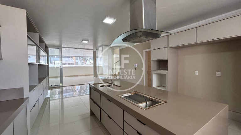 Imagem Sobrado com 8 Quartos à Venda, 700 m² em Setor Bueno - Goiânia Imagem Sobrado com 8 Quartos à Venda, 700 m² em Setor Bueno - Goiânia