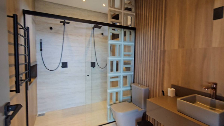 Imagem Casa com 4 Quartos à Venda, 715 m² em Centro - Camboriú Imagem Casa com 4 Quartos à Venda, 715 m² em Centro - Camboriú