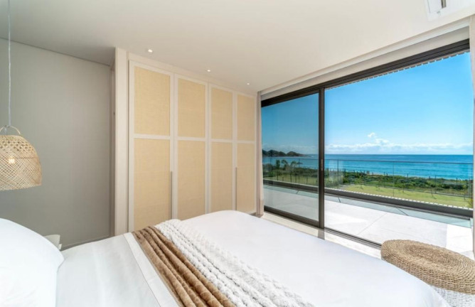 Imagem Casa com 5 Quartos à Venda, 458 m² em Praia Do Estaleiro - Balneário Camboriú Imagem Casa com 5 Quartos à Venda, 458 m² em Praia Do Estaleiro - Balneário Camboriú