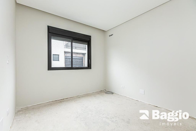 Imagem Sobrado com 3 Quartos à Venda, 129 m² em Uberaba - Curitiba