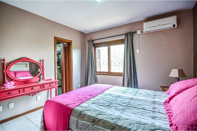 Imagem Casa com 2 Quartos à Venda, em Serraria - Porto Alegre Imagem Casa com 2 Quartos à Venda, em Serraria - Porto Alegre