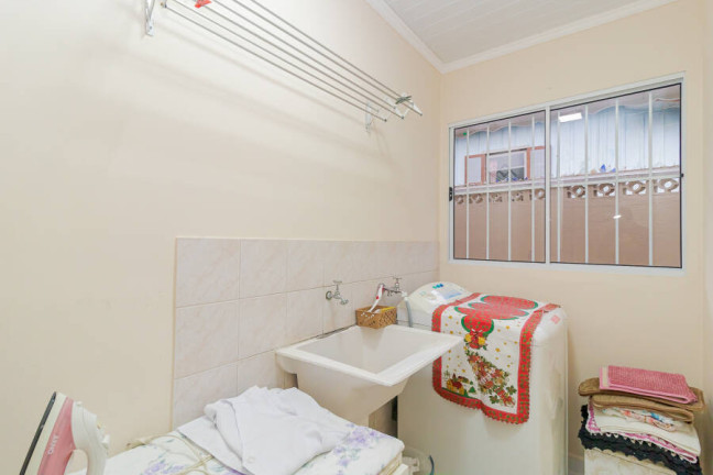 Imagem Casa com 3 Quartos à Venda, 140 m² em Guaíra - Curitiba Imagem Casa com 3 Quartos à Venda, 140 m² em Guaíra - Curitiba