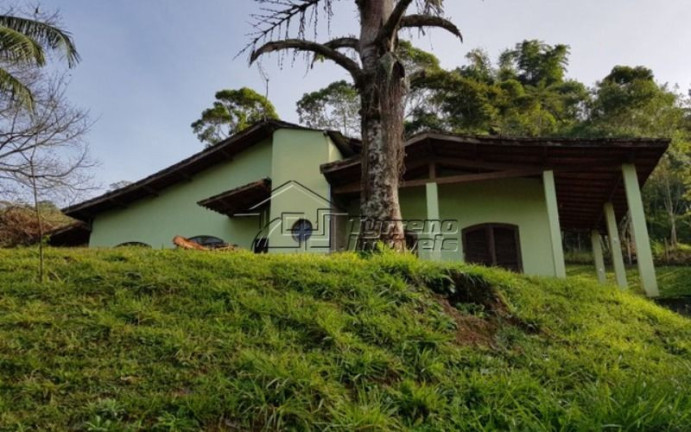 Imóvel com 5 Quartos à Venda, 200 m² em Condomínio Villagio Fazendão - São José Dos Campos