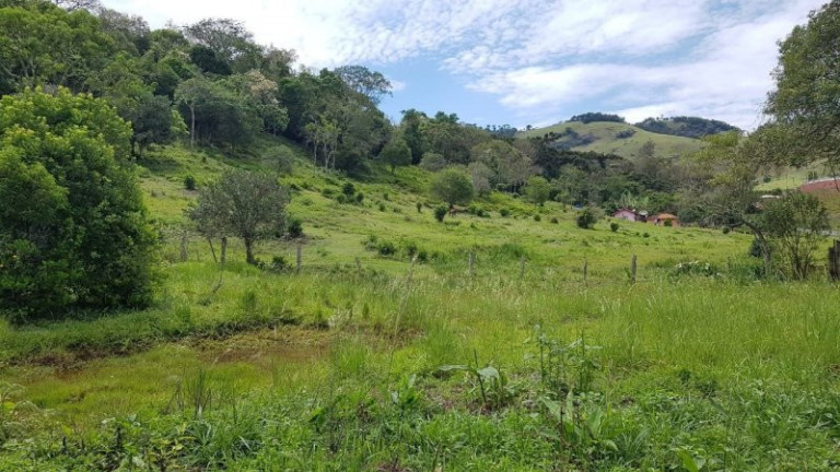 Imagem Imóvel com 2 Quartos à Venda, 100 m² em Pinhalzinho - Gonçalves Imagem Imóvel com 2 Quartos à Venda, 100 m² em Pinhalzinho - Gonçalves