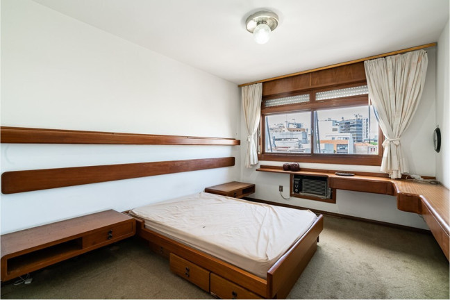 Imagem Apartamento com 4 Quartos à Venda, 232 m² em Petrópolis - Porto Alegre Imagem Apartamento com 4 Quartos à Venda, 232 m² em Petrópolis - Porto Alegre