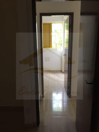 Imagem Apartamento com 3 Quartos à Venda, 55 m² em Cláudia - Londrina