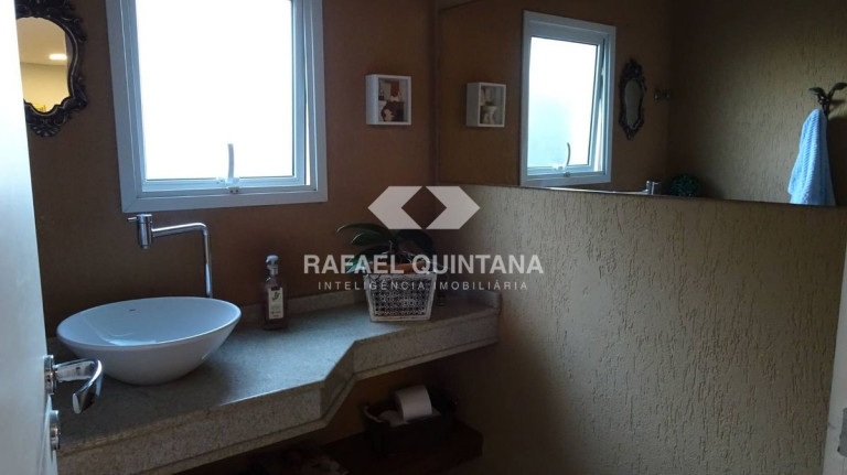 Imagem Casa com 4 Quartos à Venda, 340 m² em Córrego Grande - Florianópolis Imagem Casa com 4 Quartos à Venda, 340 m² em Córrego Grande - Florianópolis