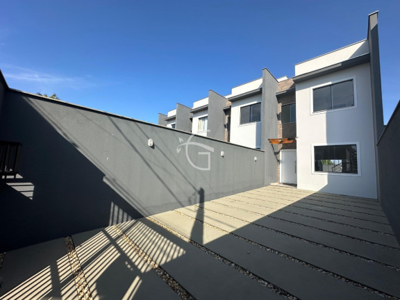 Imagem Casa com 3 Quartos à Venda, em Bom Retiro - Joinville Imagem Casa com 3 Quartos à Venda, em Bom Retiro - Joinville