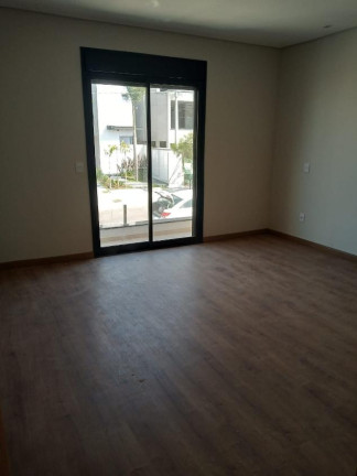 Imagem Imóvel com 3 Quartos à Venda, 210 m² Imagem Imóvel com 3 Quartos à Venda, 210 m²