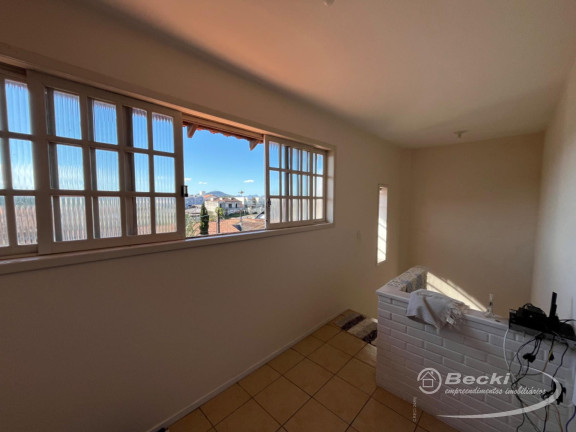 Imagem Casa com 4 Quartos à Venda, 219 m² em Floresta - Joinville Imagem Casa com 4 Quartos à Venda, 219 m² em Floresta - Joinville