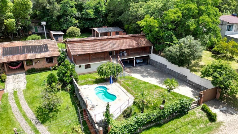 Imagem Casa com 3 Quartos à Venda, 280 m² em Centro - Itaara Imagem Casa com 3 Quartos à Venda, 280 m² em Centro - Itaara