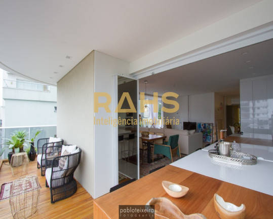 Imagem Apartamento com 3 Quartos à Venda, 223 m² em Atiradores - Joinville