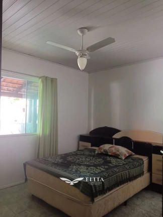 Imagem Casa com 3 Quartos à Venda, 60 m² em Centro - Penha