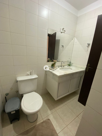 Imagem Casa com 3 Quartos à Venda, 140 m² Imagem Casa com 3 Quartos à Venda, 140 m²
