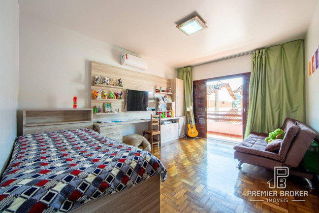Imagem Casa com 4 Quartos à Venda, 182 m² em Alto - Teresópolis Imagem Casa com 4 Quartos à Venda, 182 m² em Alto - Teresópolis