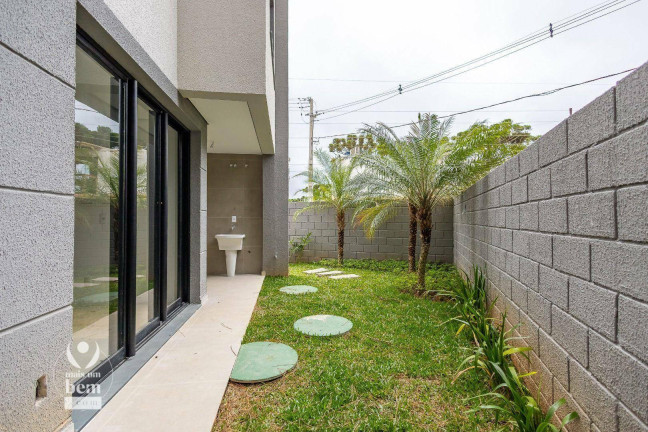 Imagem Sobrado com 3 Quartos à Venda, 112 m² em Santa Cândida - Curitiba
