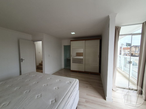 Imagem Sobrado com 3 Quartos à Venda, 304 m² em Centro - Balneário Camboriú Imagem Sobrado com 3 Quartos à Venda, 304 m² em Centro - Balneário Camboriú