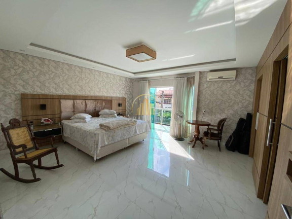 Imagem Sobrado com 3 Quartos à Venda, 170 m² em São João - Itajaí Imagem Sobrado com 3 Quartos à Venda, 170 m² em São João - Itajaí