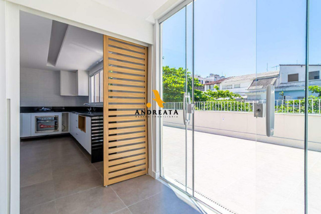 Imagem Cobertura com 3 Quartos à Venda, 237 m² em Copacabana - Rio De Janeiro Imagem Cobertura com 3 Quartos à Venda, 237 m² em Copacabana - Rio De Janeiro