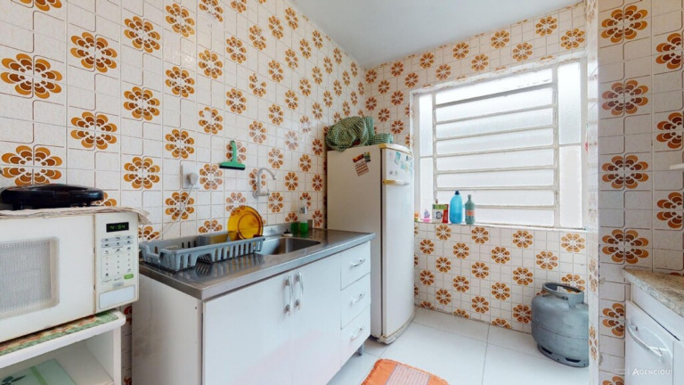 Imagem Imóvel com 3 Quartos à Venda, 80 m² em Petrópolis - Porto Alegre Imagem Imóvel com 3 Quartos à Venda, 80 m² em Petrópolis - Porto Alegre