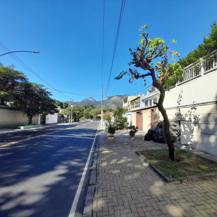Imagem Casa com 3 Quartos à Venda, 238 m² em Freguesia (jacarepaguá) - Rio De Janeiro Imagem Casa com 3 Quartos à Venda, 238 m² em Freguesia (jacarepaguá) - Rio De Janeiro